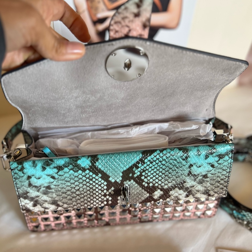 Michael Kors Greenwich - Picture 11 of 16
